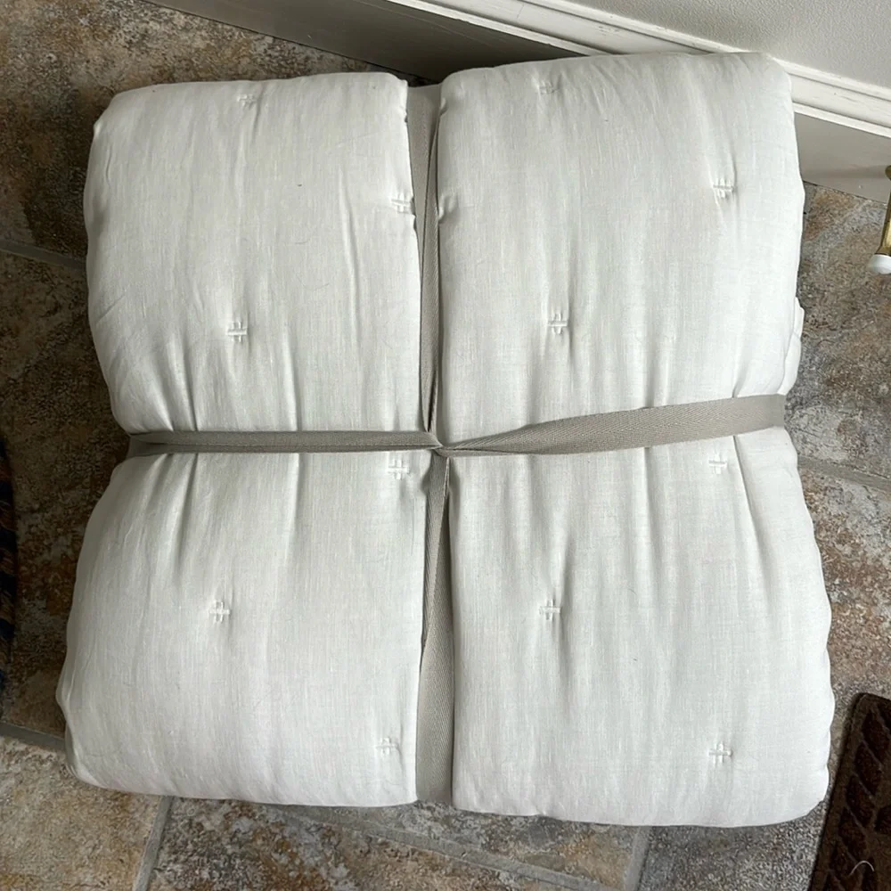 Anthropologie Relaxed Linen-Cotton Quilt Size Full NWT